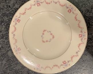 SYRACUSE CHINA O.P.CO  Arcadia - Old Ivory-MADE IN America
Beautiful set! Made from 1940-1970 
No flaws in any of the China, no chips/cracks RARELY USED
62 pieces (COMES IN PADDED CASES)
$300