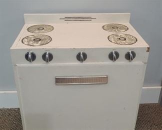 VINTAGE PLAY STOVE