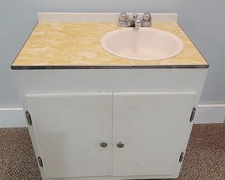 VINTAGE PLAY SINK