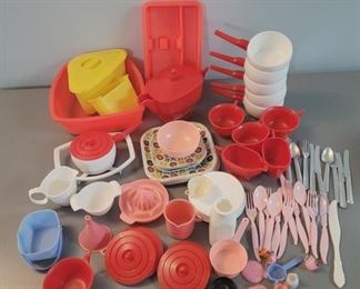 VINTAGE KITCHEN PLAY SET