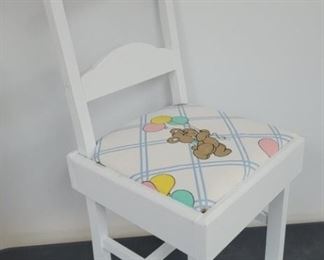 CHILDREN'S FURNITURE