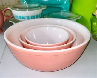 Nest of 3 Pyrex pink bowls