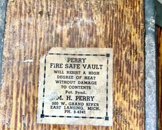 Perry fire safe vault, cement and wood, bottom label view