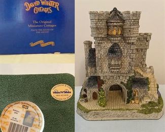 David Winter Cottages
Bishops-Gate 1994