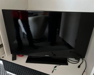 62. Samsung TV (40")