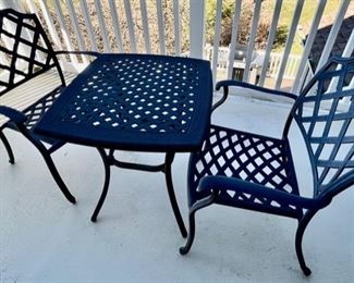 10. Cast Aluminum Bistro Set Table (24" x 25" x 28") and 2 Chairs