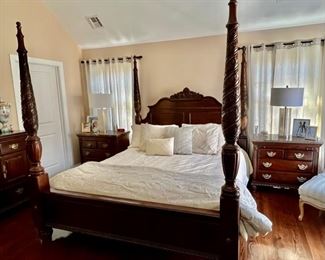 13. Kincaid Furniture King Bed (81" x 93" x 87")