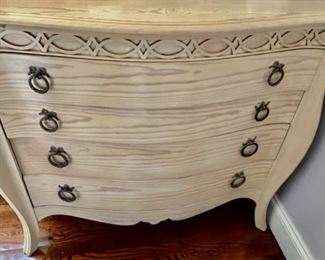 18. Lexington Bow Front 4 Drawer Dresser (41" x 19" x 34")