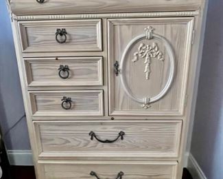 17. Lexington 7 Drawer 1 Door Highboy Dresser (36" x 19" x 52")