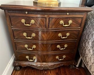 24. Drexel Heritage Nightstand (28" x 17" x 28")