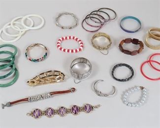023 Lot Of Costume Jewelry Bracelets