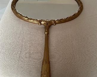 Mirror with handle