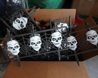 Skull and Spider Web Interlocking Fence Set