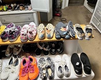 Large selection of ladies, size 6 shoes.
KEDS, converse, sketchers, etc..