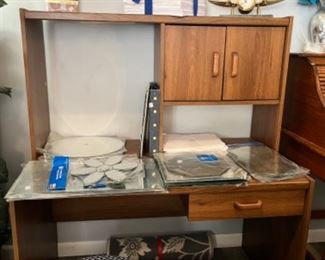 Desk, vanity, stool, assortment of mirrors