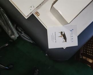 Massage table, like new