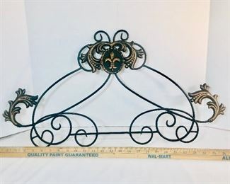 Wall hanging plate / art holder 