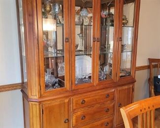 Thomasnville china cabinet. 