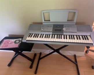 Yamaha keyboard excellent working condition inc demo mode quality stand and bench 