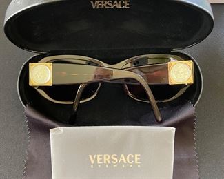 The whole package available for the Versace glasses