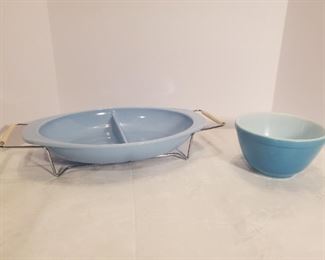 Pyrex Small Mixing Bowl And 1.5 qt Divided Serving Dish/Stand