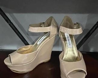 Steve madden tan open toe slingback platform shoes, Size 6, was $25, NOW $15