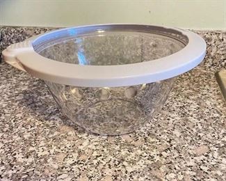 Bowl with KeePeez Sealer lid,  $5