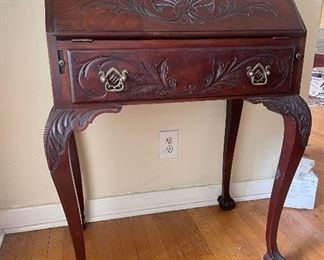Vintage desk. Cabriole leg. Carved. 