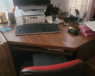 Corner desk