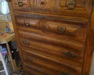 Chest of drawers