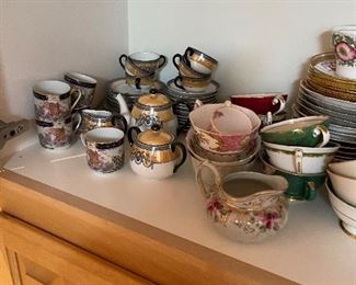 Teacups and teapots 