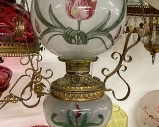 Hanging oil lamp w/frosted globe 