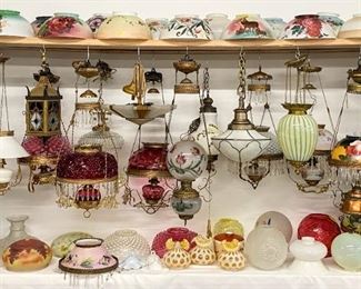 Selection of hanging oil lamps, hall lamps, pendants 