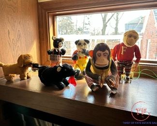 CRAGSTAN Vintage Battery-Operated Animal Toys