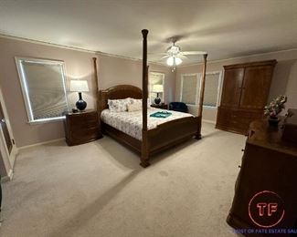 Contemporary Bedroom Set with King Size Post Bed