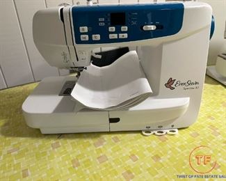 EverSewn Sparrow X2 Sewing & Embroidery Machine