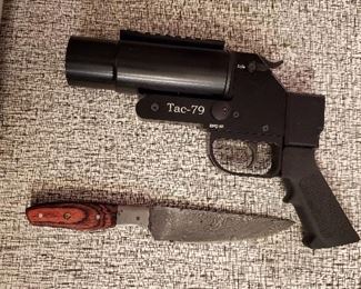 Tac-79 modifiable Flare Gun with adapter for multiple sized flares