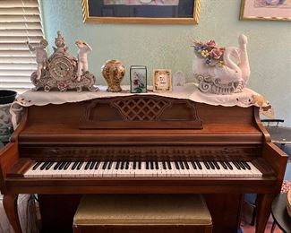 W.W. Kimball upright piano