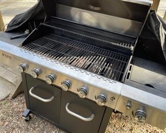 Natural gas grill
