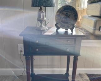 Bombay table, accessories