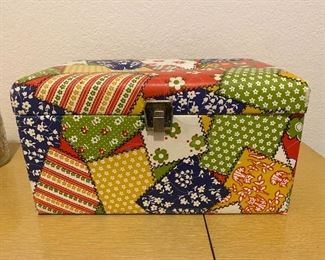Retro Patchwork Print Sewing Kit
