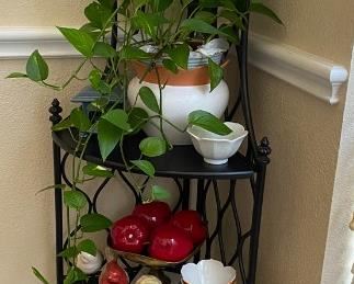 Black Metal Corner 4-Tier Corner Shelf