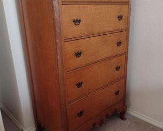 CHEST OF DRAWERS WITH 5 DRAWERS /HARD ROCK MAPLE