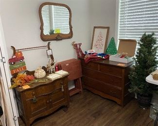 Antique Wash Stand, Mirror, Chest of Drawers, Holiday Décor