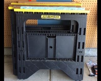 StoreHorse Extra Large Folding Sawhorses
(3) folding extra large sawhorses, 227 kg limit.