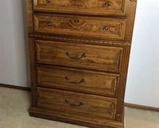 Laminate Wood Dresser
Laminate wood tall dresser. No brand name found. Medium dark wood color, antique-style brass hardware. (5) drawers.
