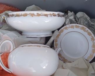 Large set of wedwood dinner ware china