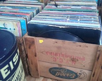 Huge collection of vintage alblums and 38s