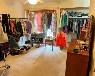 Woman’s clothes. Mostly L/XL. Vintage clothes. Purses, shoes (size9 1/2-10) Hats snd scarves! 