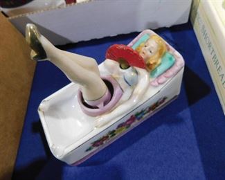 Vintage nodder lady in bathrub